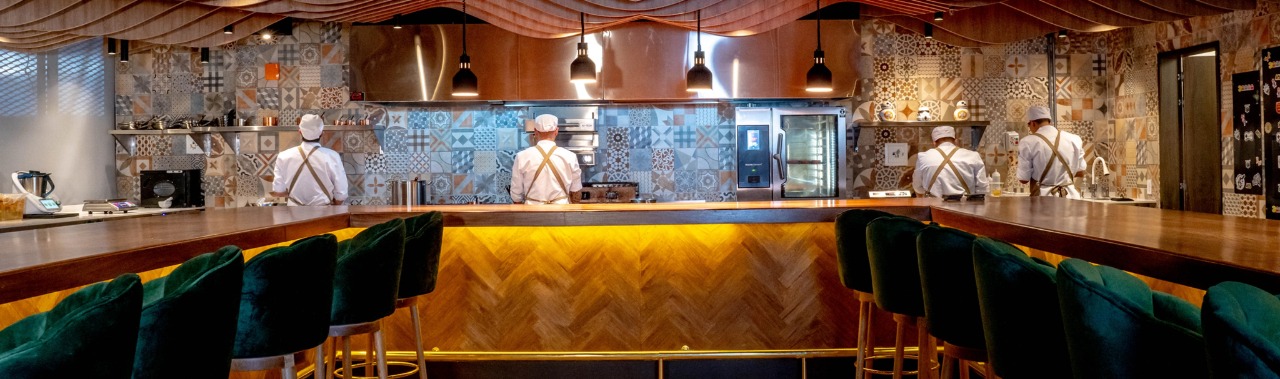El chef italo-argentino Paulo Airaudo y el Grupo Seratta abren restaurante Ánima en Bogotá